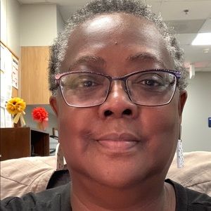 Meet your Posher, Loretta